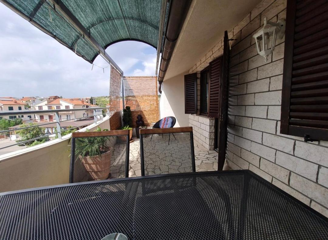 Apartments Lucija-Klara Brodarica  Esterno foto